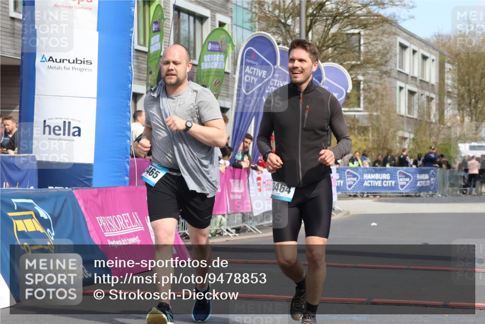12.04.2026 - 45. Internationalen Wilhelmsburger Insellauf Strokosch-Dieckow http://msf.ph/oto/9478853 12.04.2026 11:44:04 Ziel 3465, 3464 meine-sportfotos.de