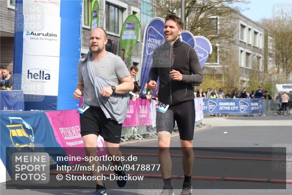 12.04.2026 - 45. Internationalen Wilhelmsburger Insellauf Strokosch-Dieckow http://msf.ph/oto/9478877 12.04.2026 11:44:05 Ziel 3465, 3464 meine-sportfotos.de