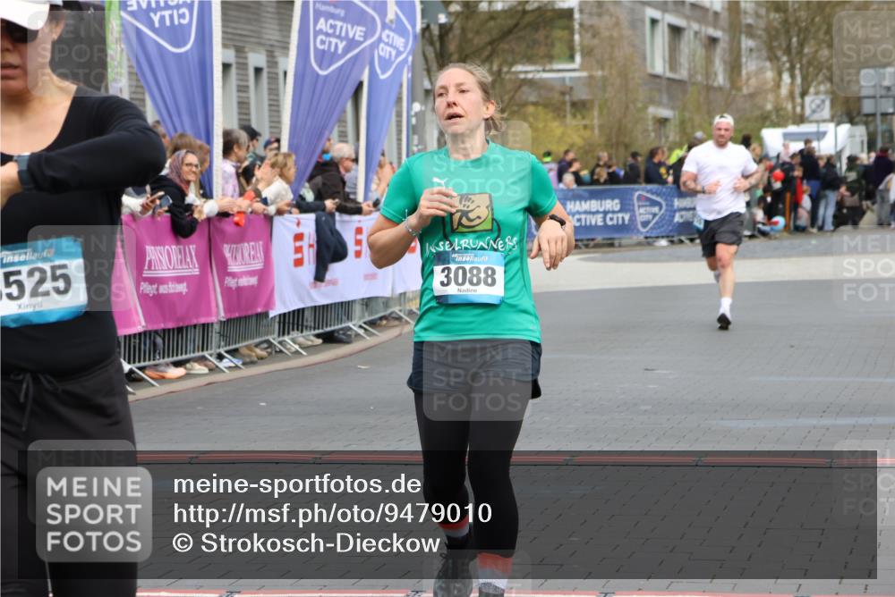 12.04.2026 - 45. Internationalen Wilhelmsburger Insellauf Strokosch-Dieckow http://msf.ph/oto/9479010 12.04.2026 12:59:01 Ziel 3309, 5613, 3525, 5422, 3088 meine-sportfotos.de