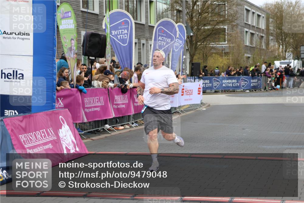 12.04.2026 - 45. Internationalen Wilhelmsburger Insellauf Strokosch-Dieckow http://msf.ph/oto/9479048 12.04.2026 12:59:05 Ziel 3255 meine-sportfotos.de
