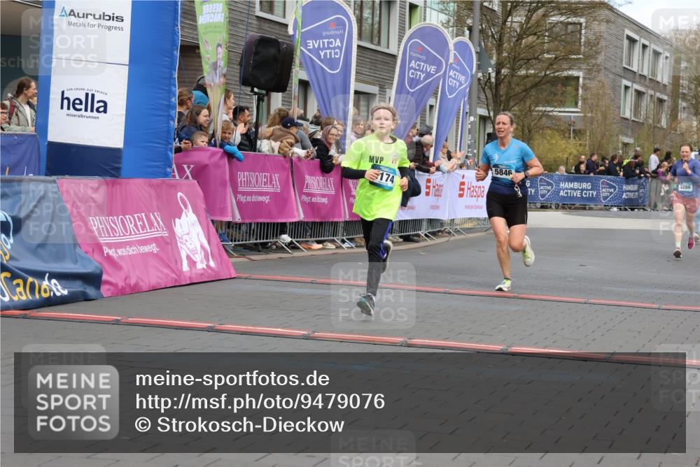 12.04.2026 - 45. Internationalen Wilhelmsburger Insellauf Strokosch-Dieckow http://msf.ph/oto/9479076 12.04.2026 12:59:13 Ziel 5174, 5846, 3286, 3623 meine-sportfotos.de