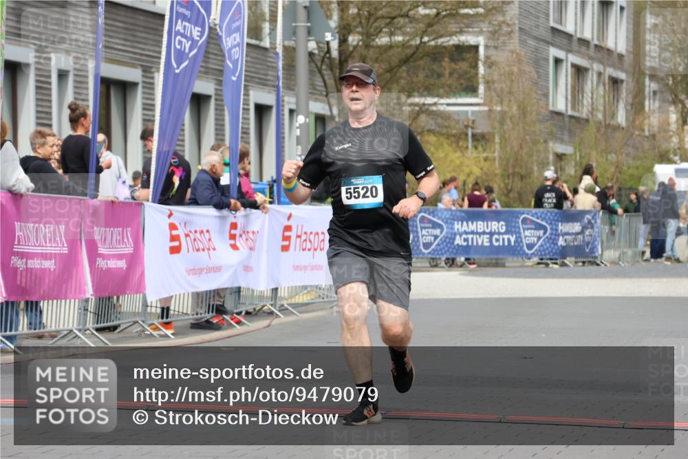 12.04.2026 - 45. Internationalen Wilhelmsburger Insellauf Strokosch-Dieckow http://msf.ph/oto/9479079 12.04.2026 13:28:55 Ziel 3800, 2630, 5520 meine-sportfotos.de