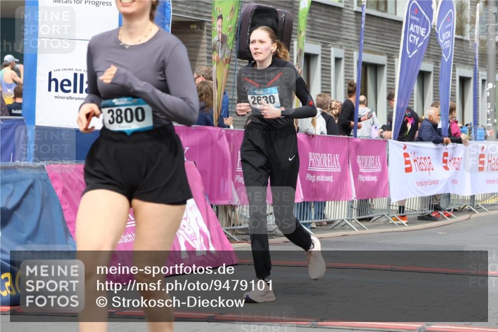 12.04.2026 - 45. Internationalen Wilhelmsburger Insellauf Strokosch-Dieckow http://msf.ph/oto/9479101 12.04.2026 13:28:54 Ziel 3800, 2630, 5520 meine-sportfotos.de