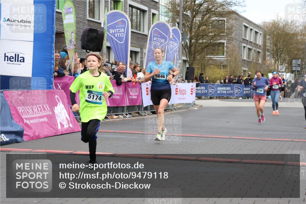 12.04.2026 - 45. Internationalen Wilhelmsburger Insellauf Strokosch-Dieckow http://msf.ph/oto/9479118 12.04.2026 12:59:14 Ziel 5174, 5846, 3286, 3623 meine-sportfotos.de
