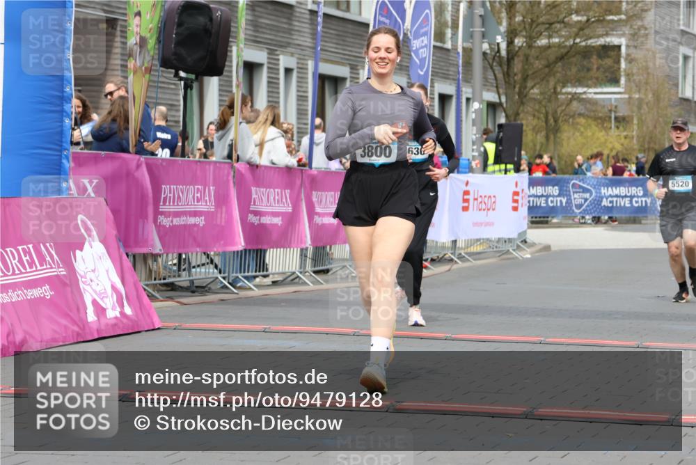 12.04.2026 - 45. Internationalen Wilhelmsburger Insellauf Strokosch-Dieckow http://msf.ph/oto/9479128 12.04.2026 13:28:52 Ziel 3800, 2630, 5520 meine-sportfotos.de