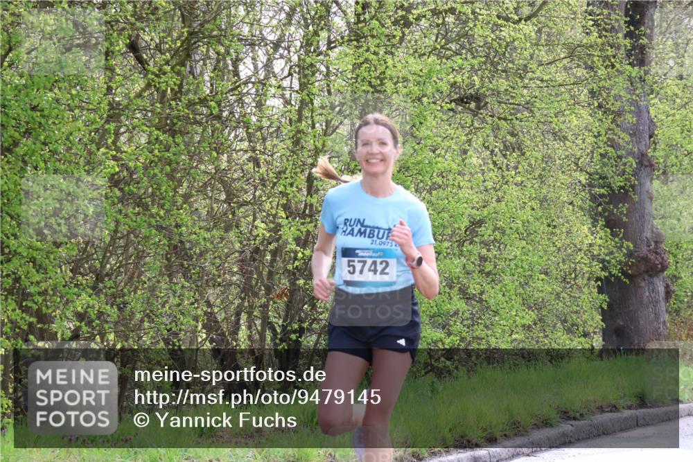 12.04.2026 - 45. Internationalen Wilhelmsburger Insellauf Yannick Fuchs http://msf.ph/oto/9479145 12.04.2026 10:17:13 Laufen 21, 0975, 5742 meine-sportfotos.de