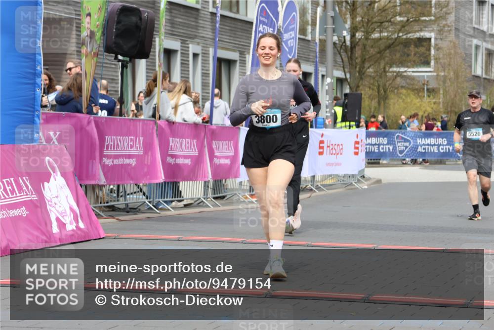 12.04.2026 - 45. Internationalen Wilhelmsburger Insellauf Strokosch-Dieckow http://msf.ph/oto/9479154 12.04.2026 13:28:52 Ziel 3800, 2630, 5520 meine-sportfotos.de
