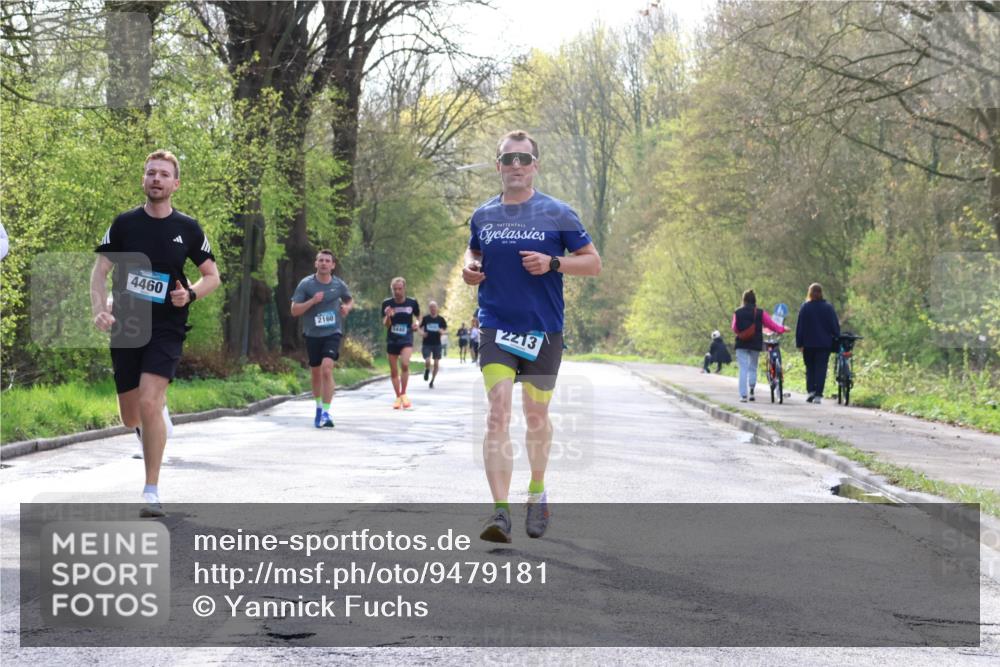 12.04.2026 - 45. Internationalen Wilhelmsburger Insellauf Yannick Fuchs http://msf.ph/oto/9479181 12.04.2026 10:17:17 Laufen 4460, 2160, 5440, 2213 meine-sportfotos.de