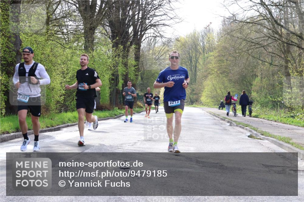 12.04.2026 - 45. Internationalen Wilhelmsburger Insellauf Yannick Fuchs http://msf.ph/oto/9479185 12.04.2026 10:17:17 Laufen 2382, 446, 2160, 5440, 2213 meine-sportfotos.de