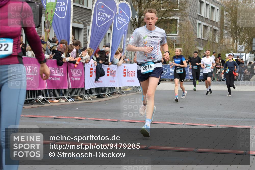 12.04.2026 - 45. Internationalen Wilhelmsburger Insellauf Strokosch-Dieckow http://msf.ph/oto/9479285 12.04.2026 12:59:23 Ziel 4822, 2015, 3926, 3728 meine-sportfotos.de