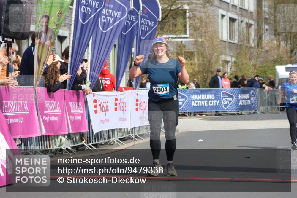 12.04.2026 - 45. Internationalen Wilhelmsburger Insellauf Strokosch-Dieckow http://msf.ph/oto/9479338 12.04.2026 11:46:56 Ziel 2904, 4685 meine-sportfotos.de