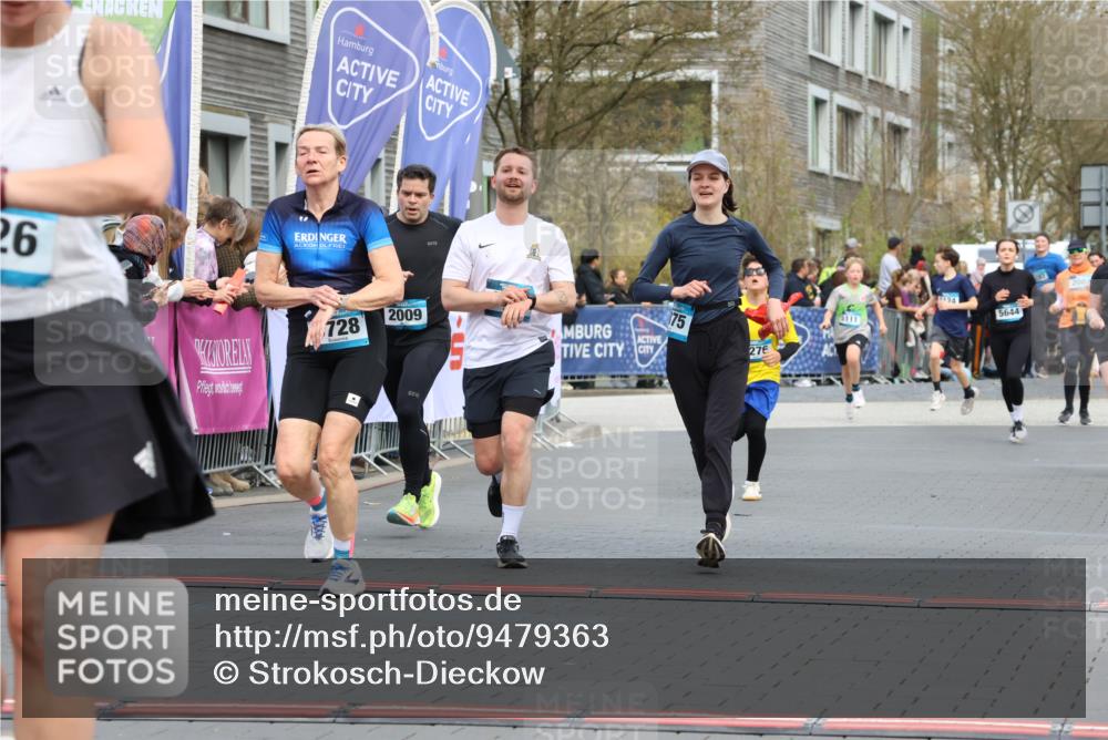 12.04.2026 - 45. Internationalen Wilhelmsburger Insellauf Strokosch-Dieckow http://msf.ph/oto/9479363 12.04.2026 12:59:27 Ziel 3926, 3728, 4023, 2009, 4875, 5276 meine-sportfotos.de