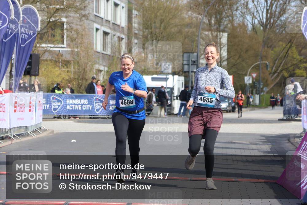 12.04.2026 - 45. Internationalen Wilhelmsburger Insellauf Strokosch-Dieckow http://msf.ph/oto/9479447 12.04.2026 11:47:00 Ziel 2904, 4685, 4688 meine-sportfotos.de
