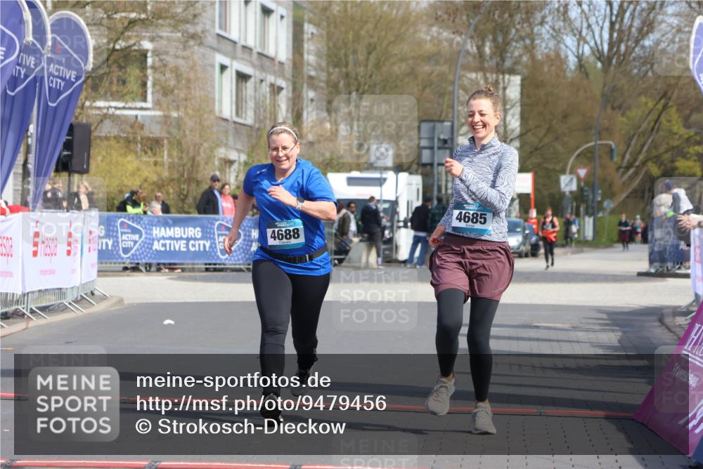 12.04.2026 - 45. Internationalen Wilhelmsburger Insellauf Strokosch-Dieckow http://msf.ph/oto/9479456 12.04.2026 11:47:00 Ziel 2904, 4685, 4688 meine-sportfotos.de
