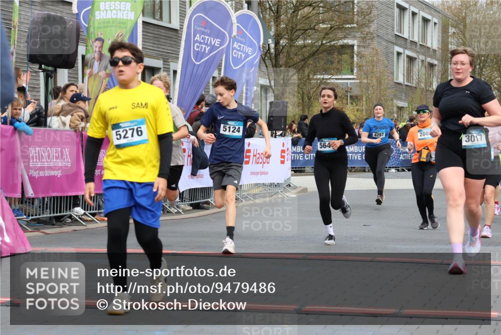12.04.2026 - 45. Internationalen Wilhelmsburger Insellauf Strokosch-Dieckow http://msf.ph/oto/9479486 12.04.2026 12:59:32 Ziel 4023, 2009, 4875, 5276, 3017, 5111, 5124, 5644, 5718, 2082, 4741, 5191, 4287 meine-sportfotos.de