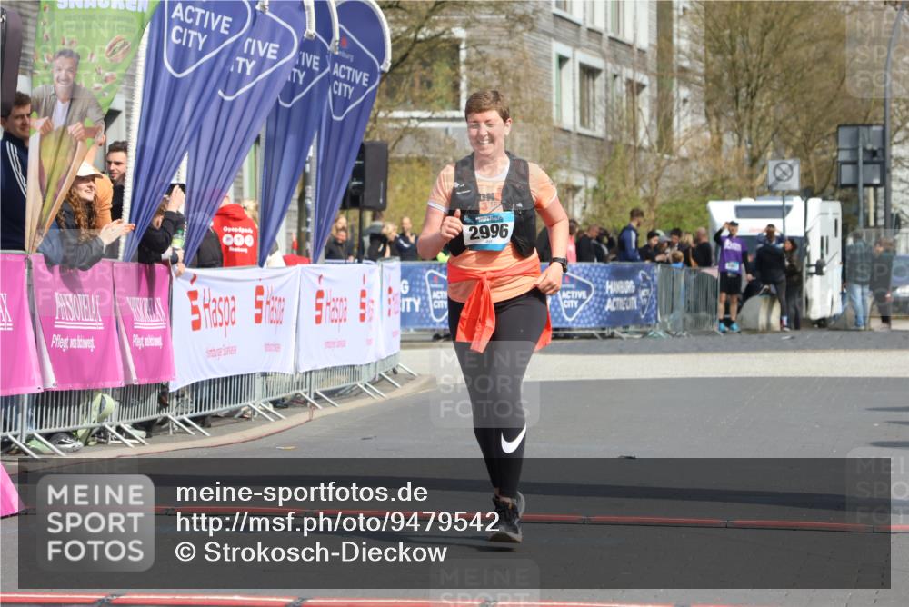 12.04.2026 - 45. Internationalen Wilhelmsburger Insellauf Strokosch-Dieckow http://msf.ph/oto/9479542 12.04.2026 11:47:28 Ziel 2996 meine-sportfotos.de