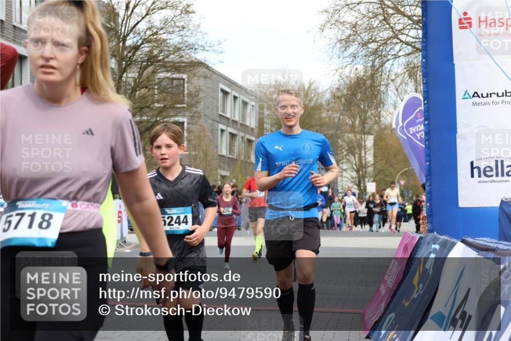 12.04.2026 - 45. Internationalen Wilhelmsburger Insellauf Strokosch-Dieckow http://msf.ph/oto/9479590 12.04.2026 12:59:41 Ziel 5219, 2068, 3246, 4035, 5244, 4128, 4565, 5079, 4395 meine-sportfotos.de
