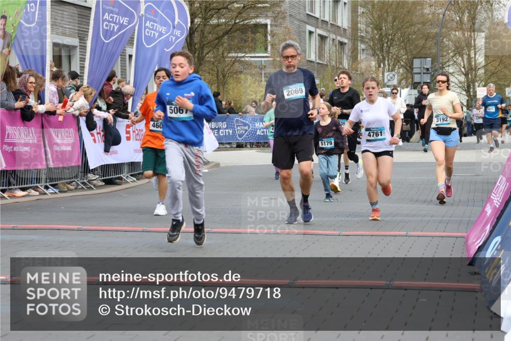 12.04.2026 - 45. Internationalen Wilhelmsburger Insellauf Strokosch-Dieckow http://msf.ph/oto/9479718 12.04.2026 12:59:50 Ziel 4187, 5067, 2069, 4761, 5179, 3192, 5635, 4917 meine-sportfotos.de