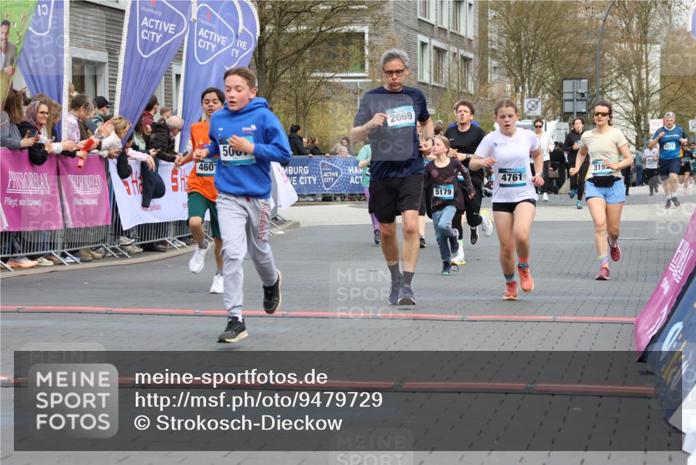 12.04.2026 - 45. Internationalen Wilhelmsburger Insellauf Strokosch-Dieckow http://msf.ph/oto/9479729 12.04.2026 12:59:50 Ziel 4187, 5067, 2069, 4761, 5179, 3192, 5635, 4917 meine-sportfotos.de