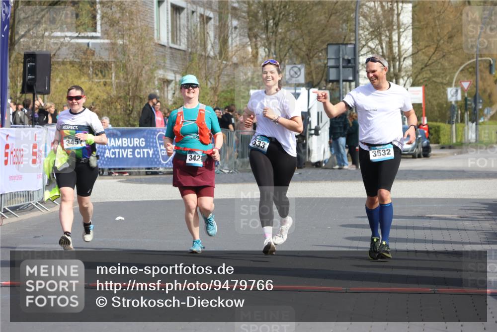12.04.2026 - 45. Internationalen Wilhelmsburger Insellauf Strokosch-Dieckow http://msf.ph/oto/9479766 12.04.2026 11:48:09 Ziel 3533, 3532, 3457 meine-sportfotos.de