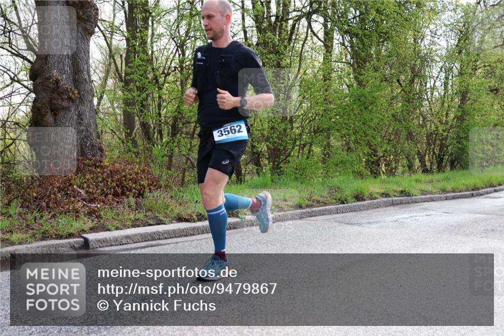 12.04.2026 - 45. Internationalen Wilhelmsburger Insellauf Yannick Fuchs http://msf.ph/oto/9479867 12.04.2026 10:18:26 Laufen 3562 meine-sportfotos.de
