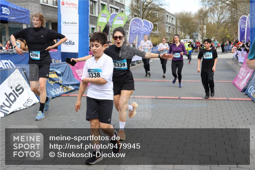 12.04.2026 - 45. Internationalen Wilhelmsburger Insellauf Strokosch-Dieckow http://msf.ph/oto/9479945 12.04.2026 13:00:08 Ziel 5339, 2006, 4096, 5081, 4623, 4620 meine-sportfotos.de