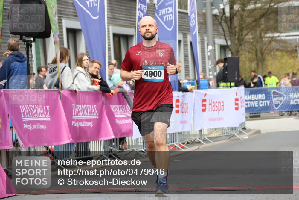 12.04.2026 - 45. Internationalen Wilhelmsburger Insellauf Strokosch-Dieckow http://msf.ph/oto/9479946 12.04.2026 13:27:46 Ziel 3960, 3955, 4900 meine-sportfotos.de
