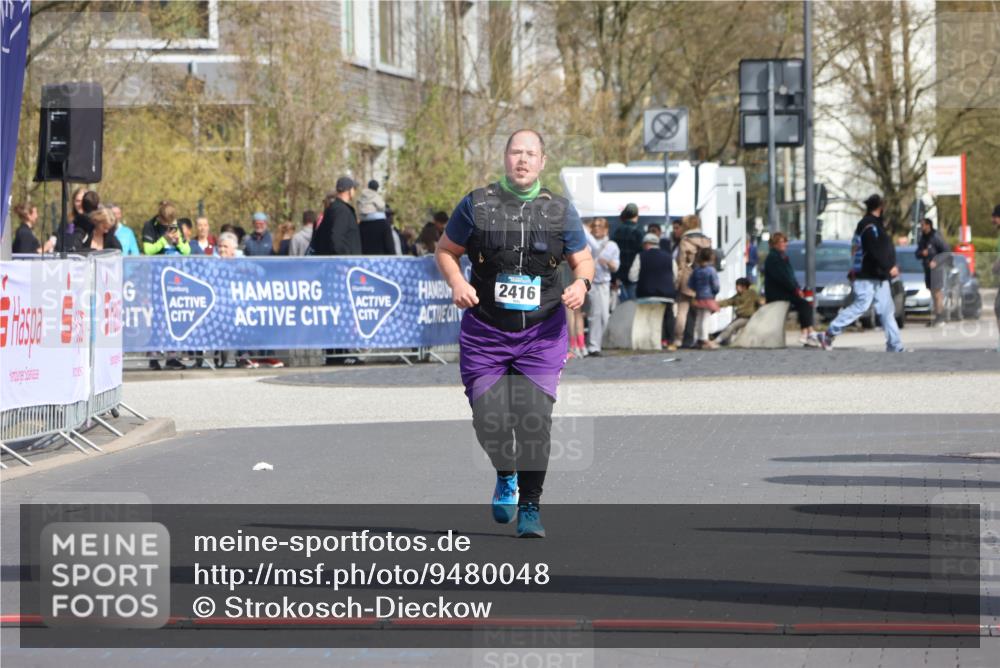 12.04.2026 - 45. Internationalen Wilhelmsburger Insellauf Strokosch-Dieckow http://msf.ph/oto/9480048 12.04.2026 11:50:38 Ziel 2416 meine-sportfotos.de