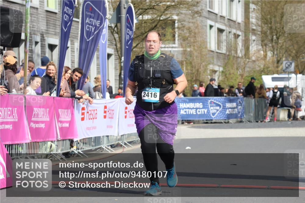12.04.2026 - 45. Internationalen Wilhelmsburger Insellauf Strokosch-Dieckow http://msf.ph/oto/9480107 12.04.2026 11:50:42 Ziel 2416 meine-sportfotos.de