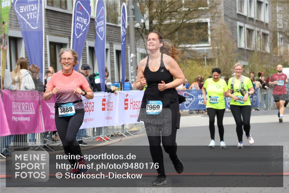 12.04.2026 - 45. Internationalen Wilhelmsburger Insellauf Strokosch-Dieckow http://msf.ph/oto/9480176 12.04.2026 13:27:38 Ziel 2306, 2969, 3888 meine-sportfotos.de