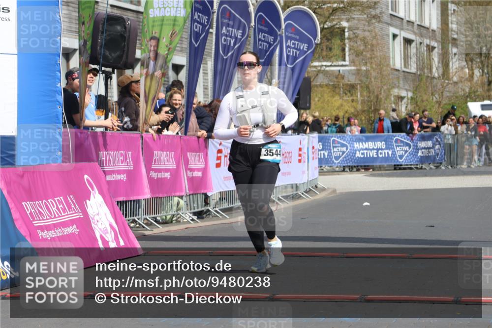 12.04.2026 - 45. Internationalen Wilhelmsburger Insellauf Strokosch-Dieckow http://msf.ph/oto/9480238 12.04.2026 11:52:26 Ziel 3544 meine-sportfotos.de