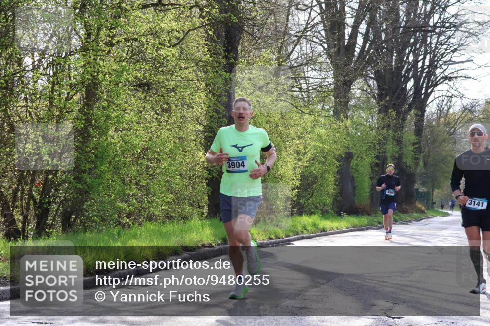 12.04.2026 - 45. Internationalen Wilhelmsburger Insellauf Yannick Fuchs http://msf.ph/oto/9480255 12.04.2026 10:19:23 Laufen 3904, 4995, 3141 meine-sportfotos.de