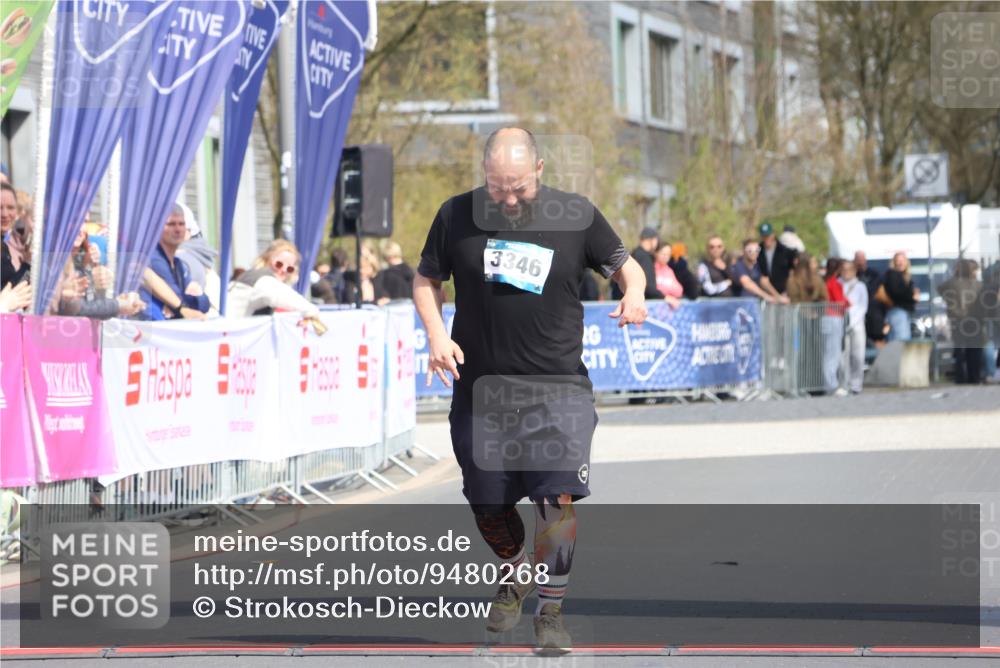 12.04.2026 - 45. Internationalen Wilhelmsburger Insellauf Strokosch-Dieckow http://msf.ph/oto/9480268 12.04.2026 11:53:31 Ziel 3346 meine-sportfotos.de