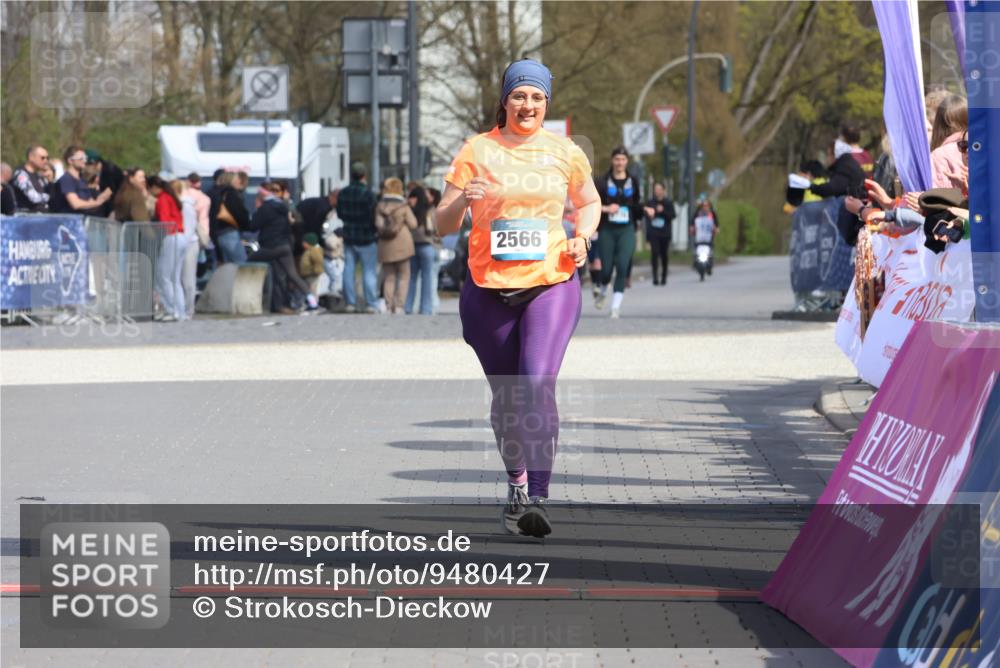 12.04.2026 - 45. Internationalen Wilhelmsburger Insellauf Strokosch-Dieckow http://msf.ph/oto/9480427 12.04.2026 11:54:06 Ziel 2566 meine-sportfotos.de