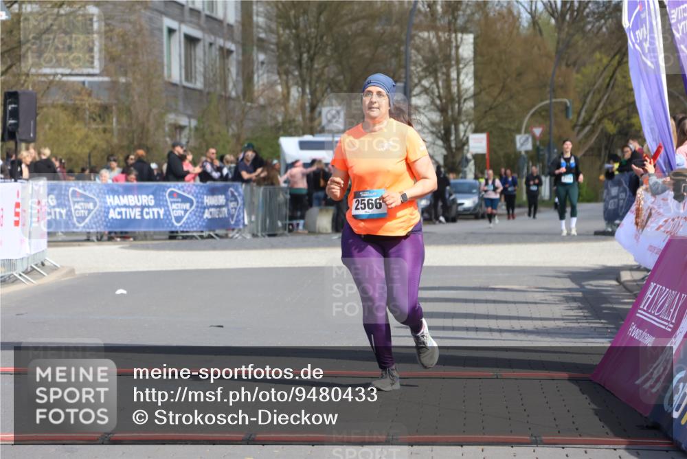12.04.2026 - 45. Internationalen Wilhelmsburger Insellauf Strokosch-Dieckow http://msf.ph/oto/9480433 12.04.2026 11:54:08 Ziel 2566 meine-sportfotos.de