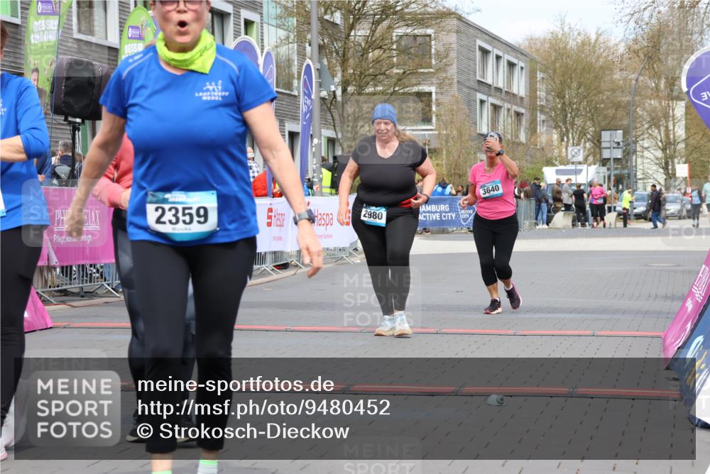 12.04.2026 - 45. Internationalen Wilhelmsburger Insellauf Strokosch-Dieckow http://msf.ph/oto/9480452 12.04.2026 13:27:02 Ziel 5245, 2933, 2359, 4124, 2980, 3640 meine-sportfotos.de