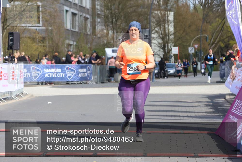 12.04.2026 - 45. Internationalen Wilhelmsburger Insellauf Strokosch-Dieckow http://msf.ph/oto/9480463 12.04.2026 11:54:09 Ziel 2566 meine-sportfotos.de