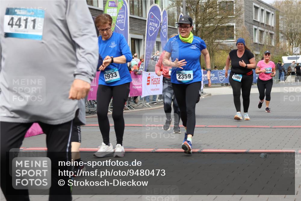 12.04.2026 - 45. Internationalen Wilhelmsburger Insellauf Strokosch-Dieckow http://msf.ph/oto/9480473 12.04.2026 13:27:01 Ziel 5206, 2360, 5245, 2933, 2359, 4124, 2980, 3640 meine-sportfotos.de