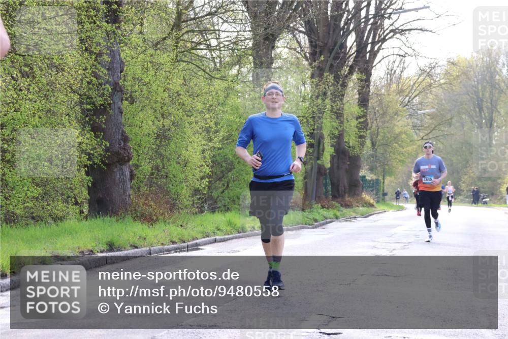 12.04.2026 - 45. Internationalen Wilhelmsburger Insellauf Yannick Fuchs http://msf.ph/oto/9480558 12.04.2026 10:20:01 Laufen 3845 meine-sportfotos.de
