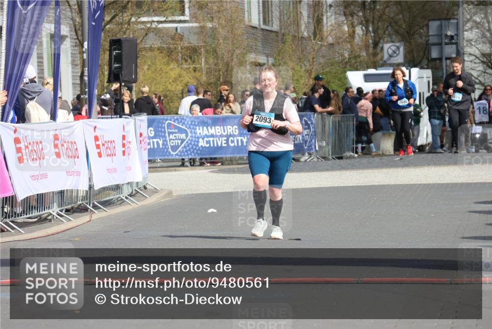 12.04.2026 - 45. Internationalen Wilhelmsburger Insellauf Strokosch-Dieckow http://msf.ph/oto/9480561 12.04.2026 11:54:31 Ziel 2093 meine-sportfotos.de