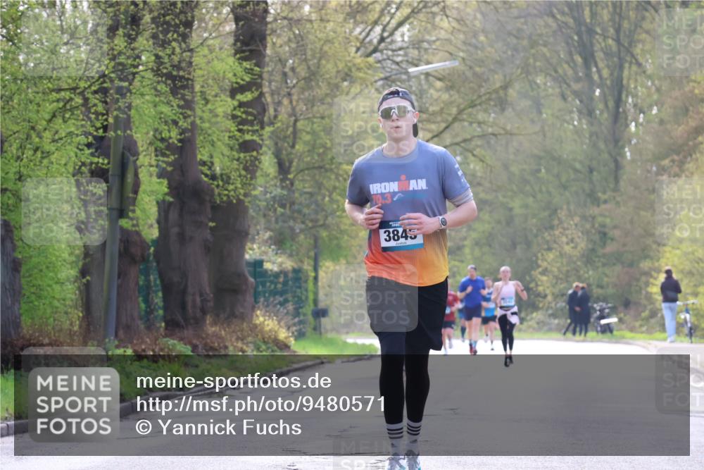 12.04.2026 - 45. Internationalen Wilhelmsburger Insellauf Yannick Fuchs http://msf.ph/oto/9480571 12.04.2026 10:20:03 Laufen 70, 3, 3845 meine-sportfotos.de