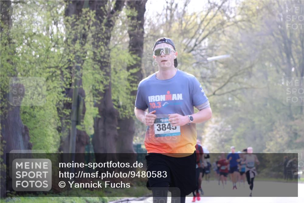 12.04.2026 - 45. Internationalen Wilhelmsburger Insellauf Yannick Fuchs http://msf.ph/oto/9480583 12.04.2026 10:20:04 Laufen 70, 3, 3845 meine-sportfotos.de