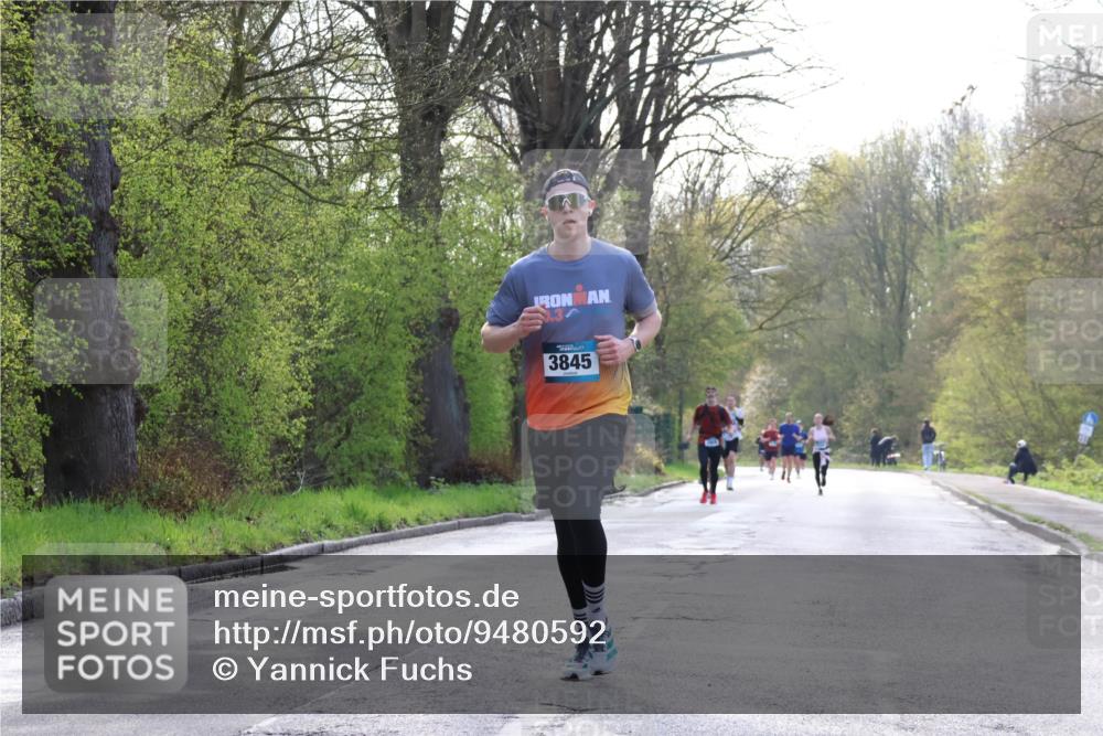 12.04.2026 - 45. Internationalen Wilhelmsburger Insellauf Yannick Fuchs http://msf.ph/oto/9480592 12.04.2026 10:20:05 Laufen 3845 meine-sportfotos.de