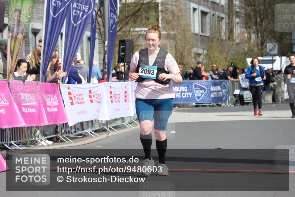 12.04.2026 - 45. Internationalen Wilhelmsburger Insellauf Strokosch-Dieckow http://msf.ph/oto/9480603 12.04.2026 11:54:35 Ziel 2093 meine-sportfotos.de