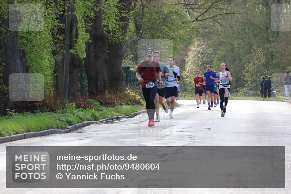 12.04.2026 - 45. Internationalen Wilhelmsburger Insellauf Yannick Fuchs http://msf.ph/oto/9480604 12.04.2026 10:20:07 Laufen 3958, 4748, 3542 meine-sportfotos.de