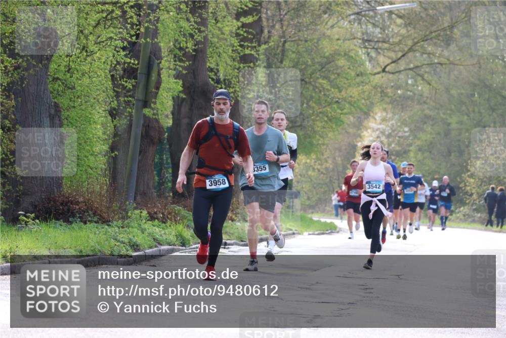 12.04.2026 - 45. Internationalen Wilhelmsburger Insellauf Yannick Fuchs http://msf.ph/oto/9480612 12.04.2026 10:20:10 Laufen 3958, 355, 4746, 3542 meine-sportfotos.de
