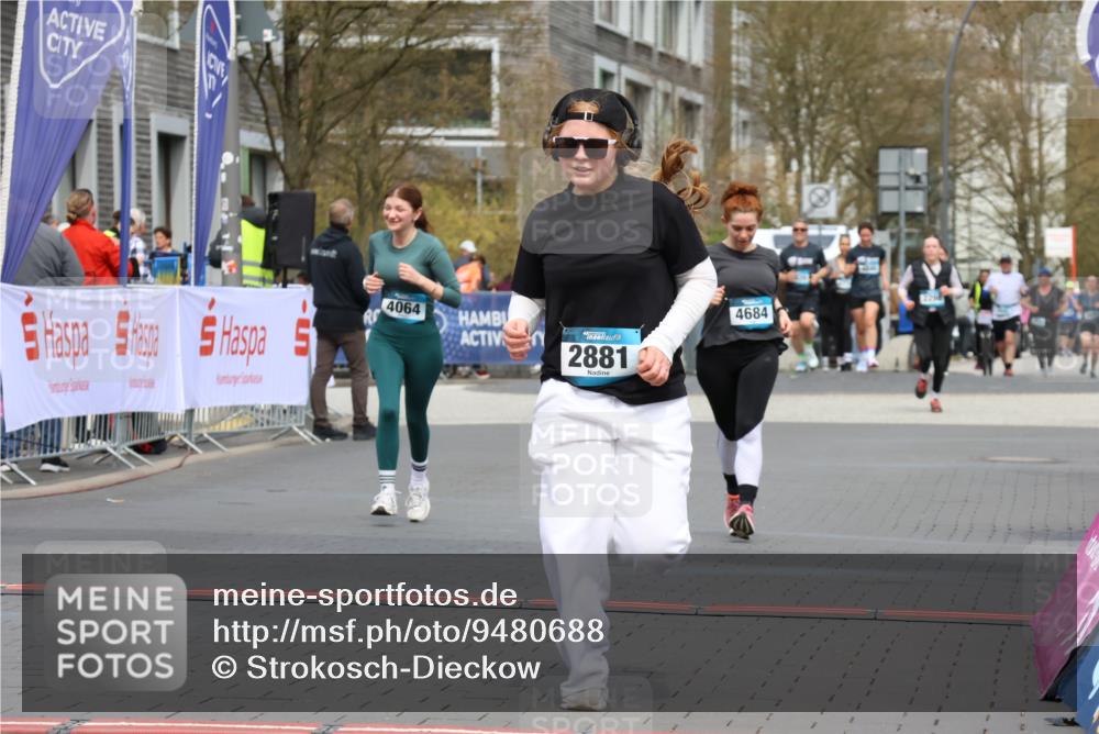 12.04.2026 - 45. Internationalen Wilhelmsburger Insellauf Strokosch-Dieckow http://msf.ph/oto/9480688 12.04.2026 13:26:27 Ziel 3024, 2881, 4064, 4684 meine-sportfotos.de