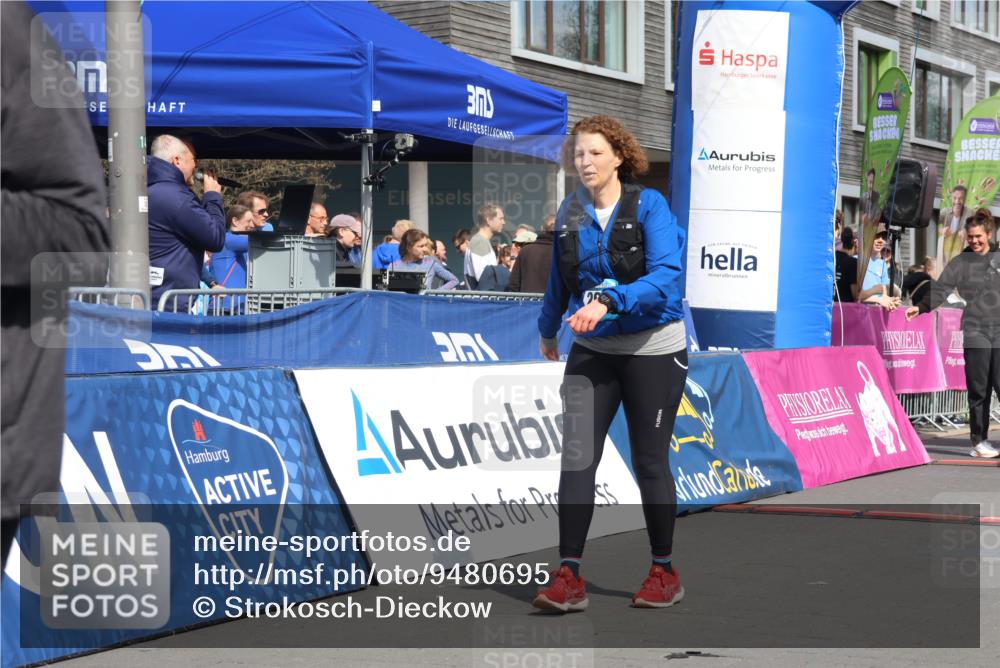 12.04.2026 - 45. Internationalen Wilhelmsburger Insellauf Strokosch-Dieckow http://msf.ph/oto/9480695 12.04.2026 11:54:50 Ziel 2679, 2680 meine-sportfotos.de