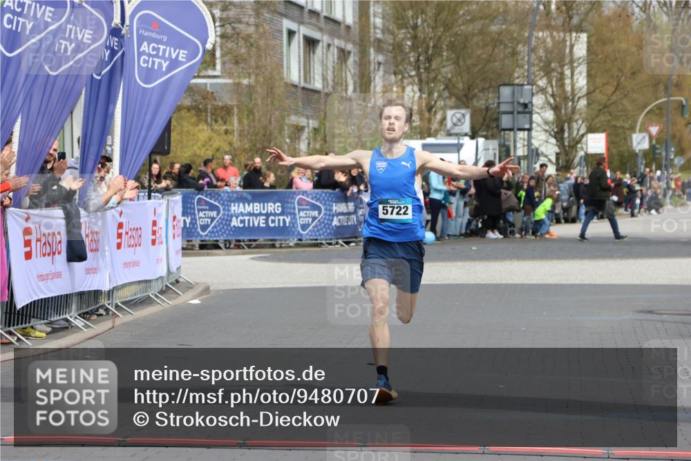 12.04.2026 - 45. Internationalen Wilhelmsburger Insellauf Strokosch-Dieckow http://msf.ph/oto/9480707 12.04.2026 12:46:05 Ziel 5722 meine-sportfotos.de