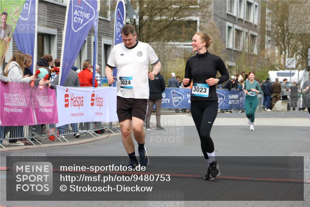 12.04.2026 - 45. Internationalen Wilhelmsburger Insellauf Strokosch-Dieckow http://msf.ph/oto/9480753 12.04.2026 13:26:22 Ziel 4431, 3023, 3024, 2881 meine-sportfotos.de